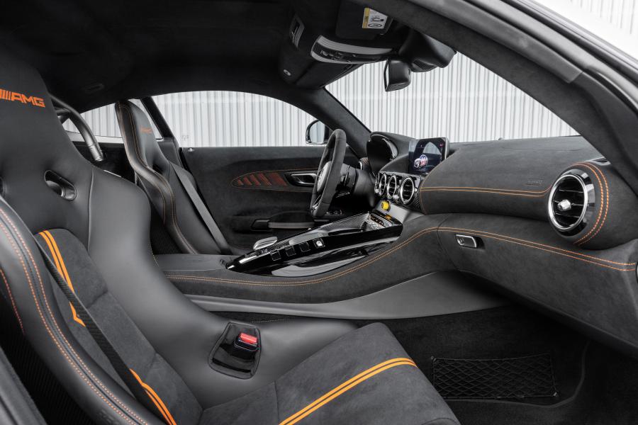 Интерьер Mercedes-AMG GT Black Series (C190) 2020 года  (WW) (фото 96 из 107)